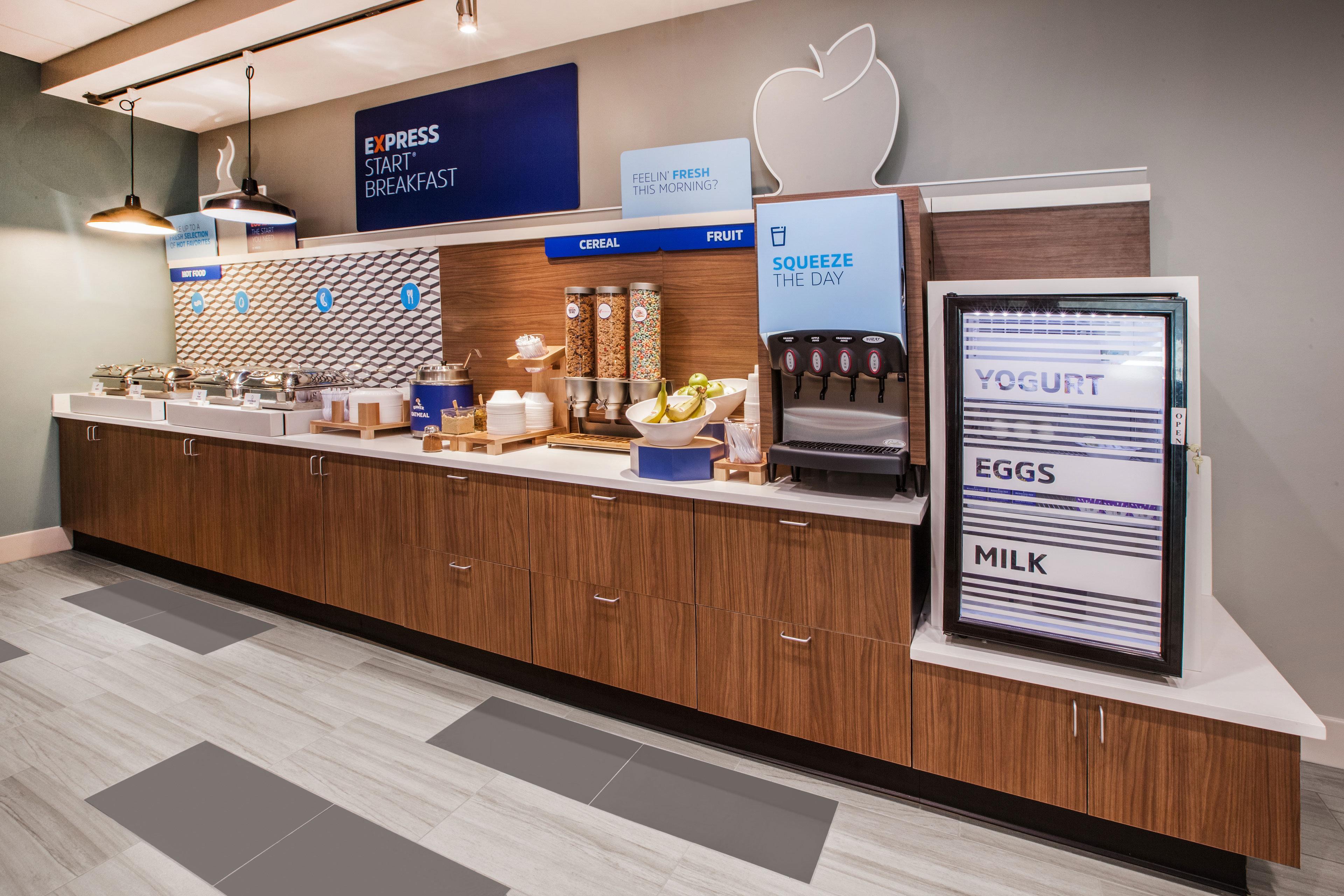 Holiday Inn Express Montgomery East I-85 By Ihg Esterno foto