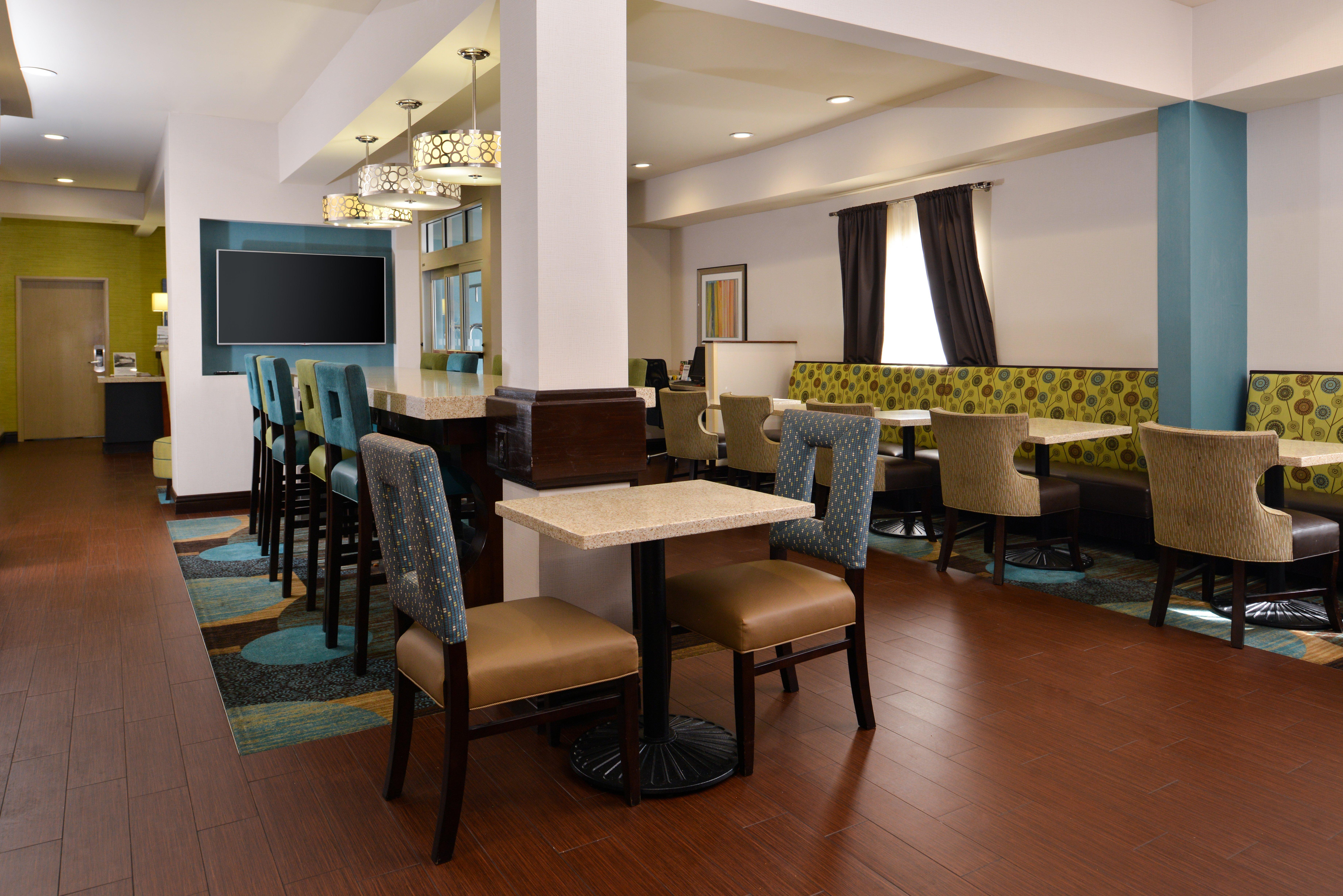 Holiday Inn Express Montgomery East I-85 By Ihg Esterno foto