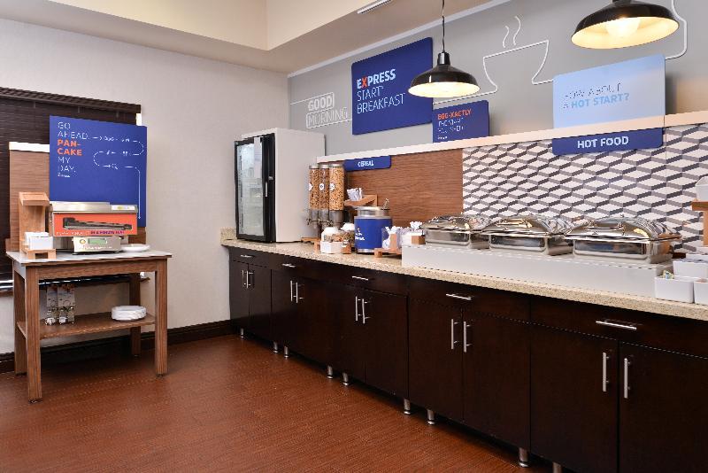 Holiday Inn Express Montgomery East I-85 By Ihg Esterno foto